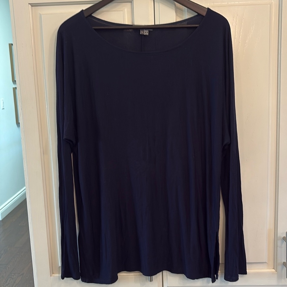 Vince - Navy Boat Neck Long Sleeve Jersey T-Shirt in size Large / Style # 248114